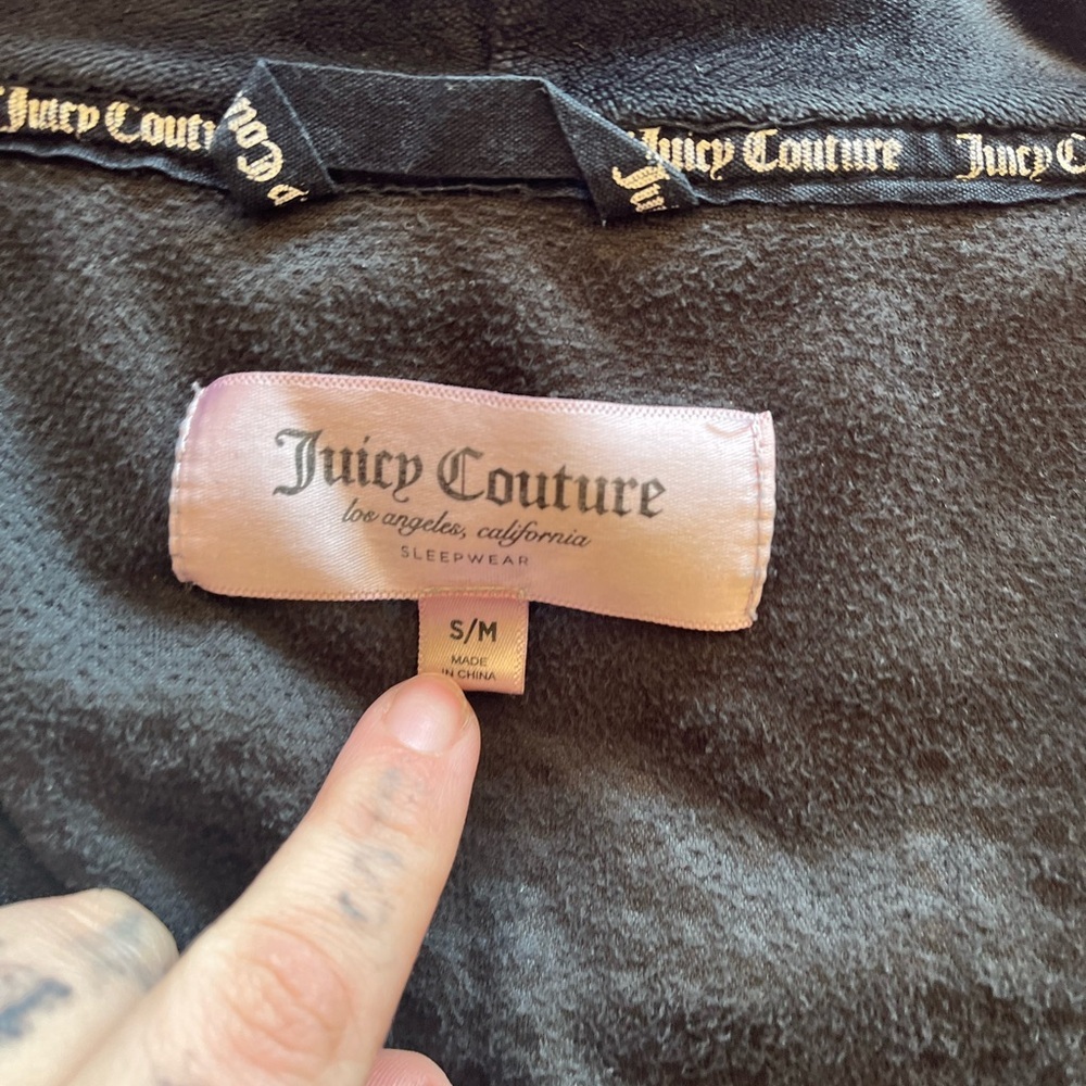 Juicy Couture Black Velour bathrobe - Picture 6 of 6